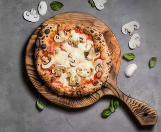 Pizza Prosciutto e Funghi