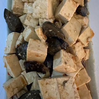 Ser tofu ze stuletnym jajkiem