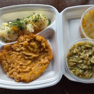 Kotlet schabowy + dodatki + zupa do wyboru