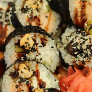 Futomaki Salmon Teriyaki 12szt