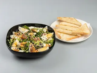 SAŁATKA Z ŁOSOŚEM 430 g