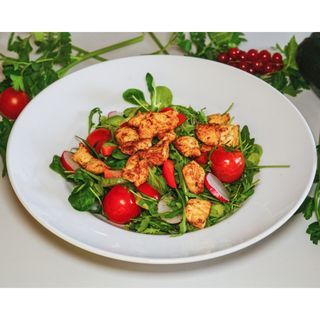 Sałatka z grillowanym kurczakiem