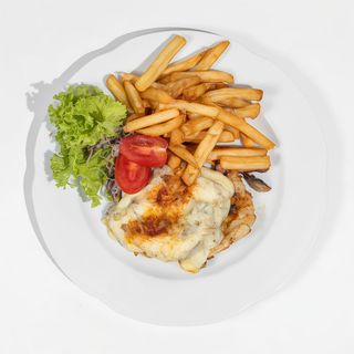 Grillowany filet z kurczaka zapiekany serem