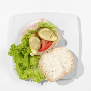 Kanapka z szynką i serem