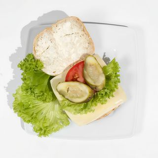 Kanapka z serem żółtym