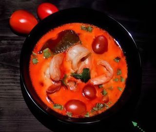 Tom yum z wołowiną