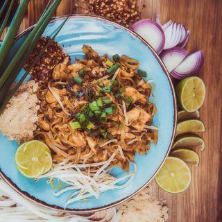 Pad thai z kurczakiem