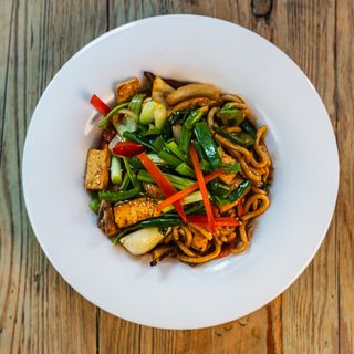 Stir fried udon z tofu