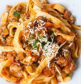 Makaron spaghetti ala bolognese -porcja dla dzieci