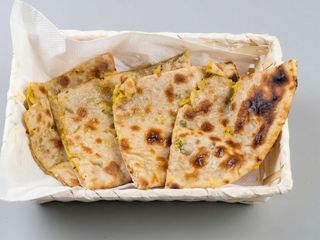 Stuffed naan