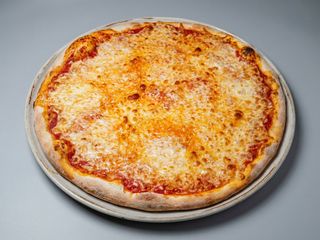 Pizza pepperoni pikantne