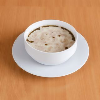 Żurek z kiełbasą i ziemniakami