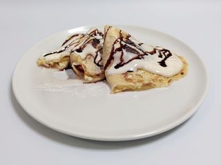 Naleśniki z serem i wiśniami 2 szt