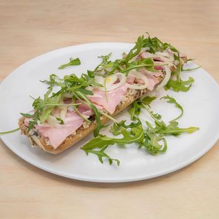 Zapiekanka z bekonem 