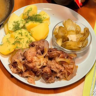 Wątróbka drobiowa z cebulą