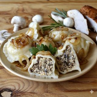 Pierogi z kurczakiem, mocarellą i pieczarką 6 szt