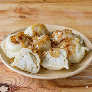 Pierogi ruskie,  6szt, z okrasa z  cebuli