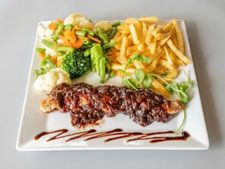 Lasagne mięsna w sosie pomidorowym