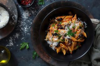 Tagliatelle z kurczakiem i suszonymi pomidorami