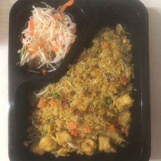 Ryż smażony z tofu i warzywami