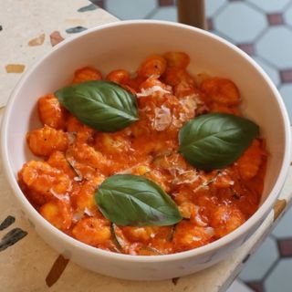 GNOCCHI Z NDUJĄ I CUKINIĄ W KREMOWYM SOSIE PEPERONCINO