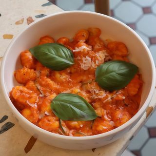 GNOCCHI Z NDUJĄ I CUKINIĄ W KREMOWYM SOSIE PEPERONCINO