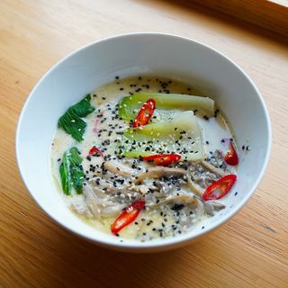 Zupa Tom Kha Kai