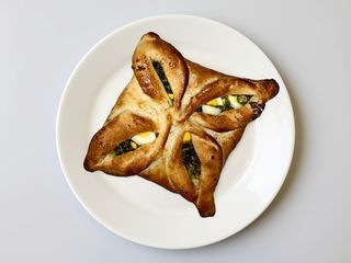 Chaczapuri ze szpinakiem i jajkiem 260g