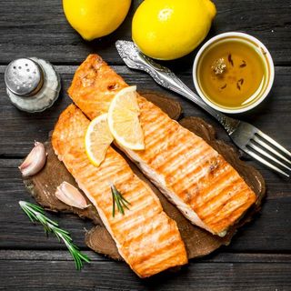 Łosoś z sosem cytrynowym