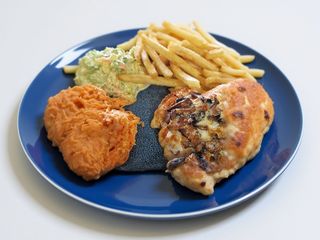 Filet z kurczaka zapiekany z pieczarkami