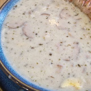 Żurek staropolski na boczku z jajkiem i kiełbasą 300ml