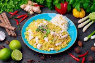 Ryż smażony z kurczakiem 