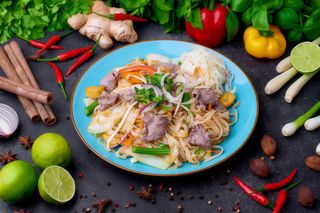 Makaron smażony z wołowiną