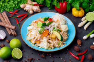 Makaron smażony z krewetkami