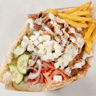 Kebab w Bułce z Frytkami