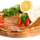 Lahmacun falafel wegetariański