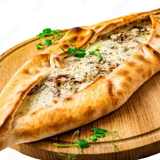 Pide z tuńczykiem