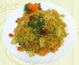 Smażony ryż z warzywami 350g