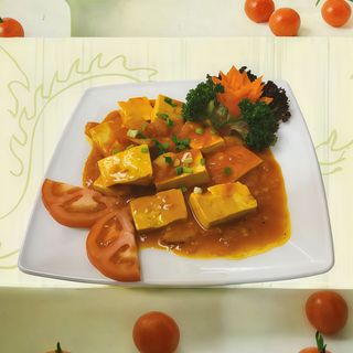 Tofu w sosie pomidorowym 350g