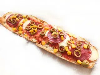 Zapiekanka Salami