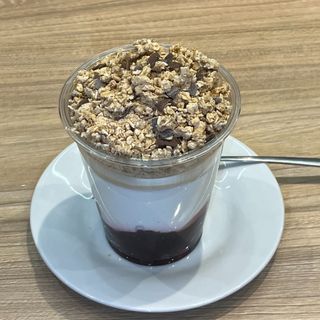 Jogurt z owocami w żelu 