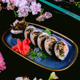 Futomaki Łosoś Pieczony