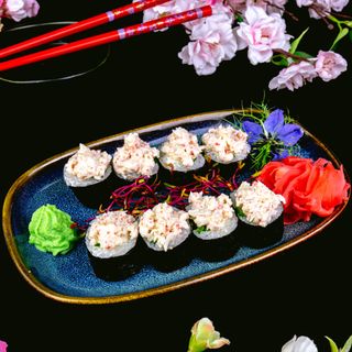 Hosomaki Ogórek (pasta surimi na wierzchu)