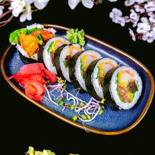 Futomaki Łosoś & Surimi w Tempurze