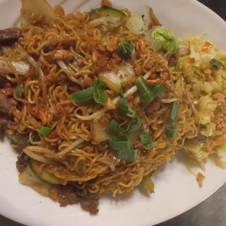 Makaron cienki po tajsku z wieprzowiną 300g