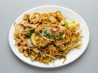 Makaron chiński z kurczakiem 300g