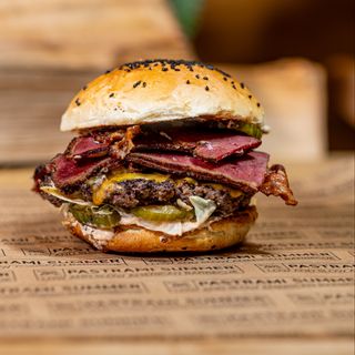 PASTRAMI BURGER
