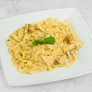 Tagliatelle z kurczakiem w sosie gorgonzola﻿