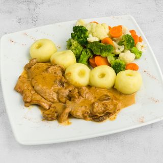 Eskalopki z polędwicy w sosie borowikowym