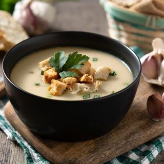 Krem czosnkowy z grzankami